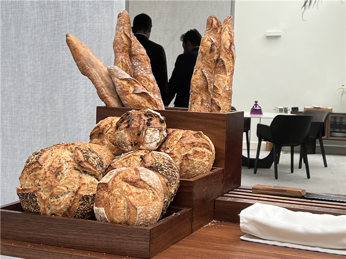 bread display